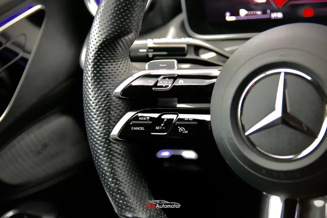 Mercedes-Benz C 300 2022 - 43500 EUR, 65000 km - AUTO.MOTO.pt - 65000km - foto 39 de 47