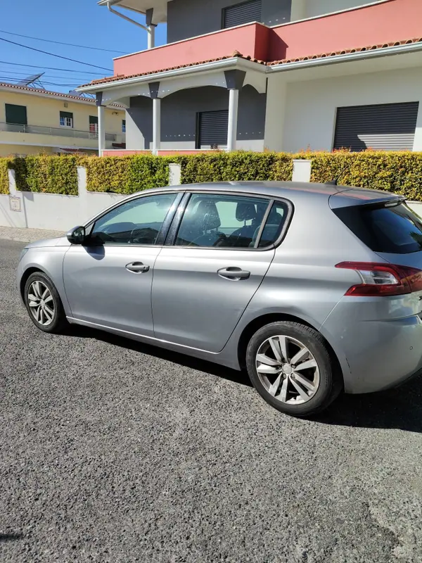 Peugeot 308 2015 — foto 3 de 14