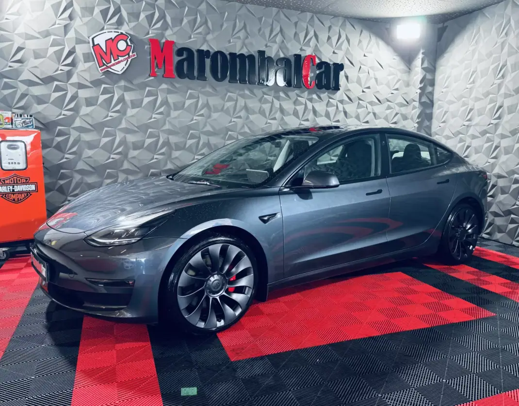 Tesla Model 3 2022 - 32990 EUR, 70718 km - AUTO.MOTO.pt - 70718km - foto 9 de 33