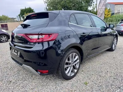 Renault Mégane 2016 - 14750 EUR, 142000 km - AUTO.MOTO.pt - 142000km - foto 4 de 24