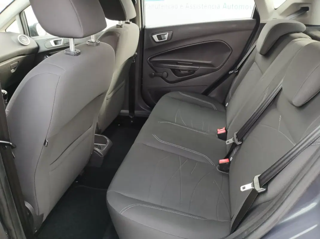 Ford Fiesta 2013 - 8150 EUR, 106782 km - AUTO.MOTO.pt - 106782km - foto 17 de 26