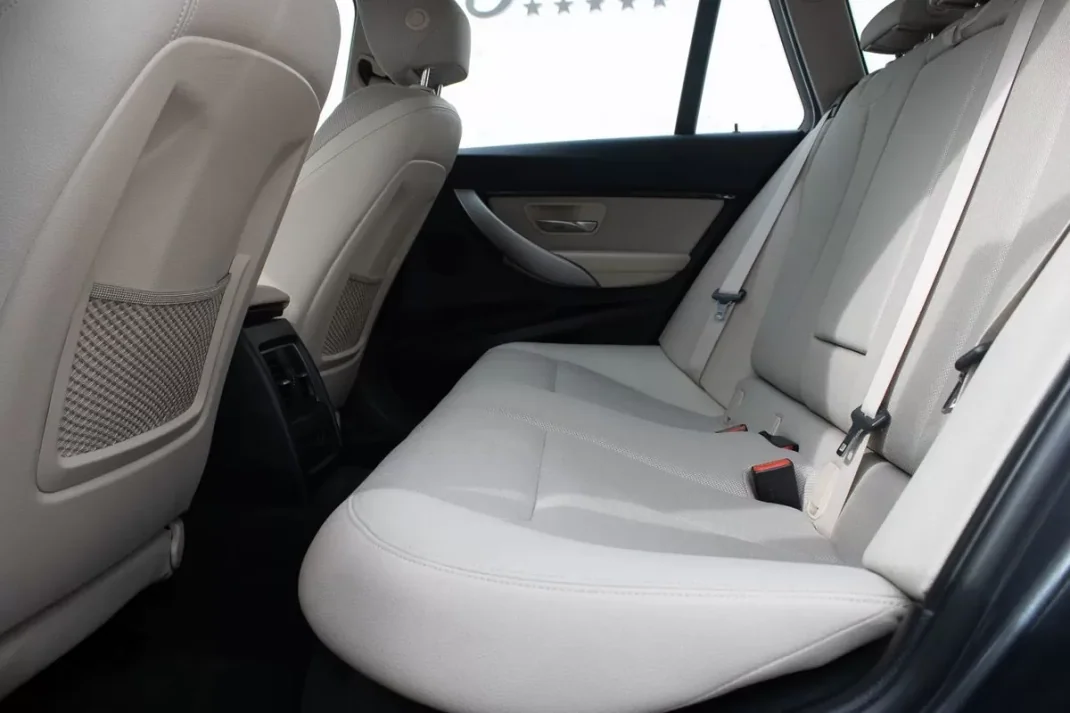 BMW 320 2016 - 18900 EUR, 173000 km - AUTO.MOTO.pt - 173000km - foto 13 de 19