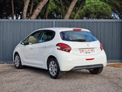 Peugeot 208 Van 1.6 BueHdi 2018 - 9990 EUR, 100238 km - AUTO.MOTO.pt - 100238km - foto 14 de 19