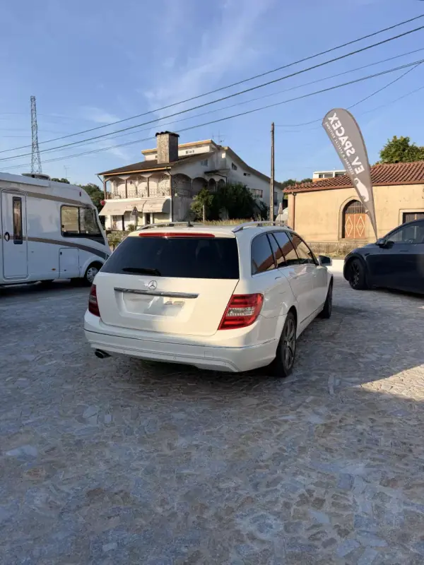 Mercedes-Benz C 220 2011 - 10900 EUR, 315000 km - AUTO.MOTO.pt - 315000km - foto 2 de 10