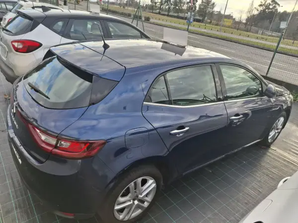 Renault Mégane 2019 - 16990 EUR, 179121 km - AUTO.MOTO.pt - 179121km - foto 12 de 22