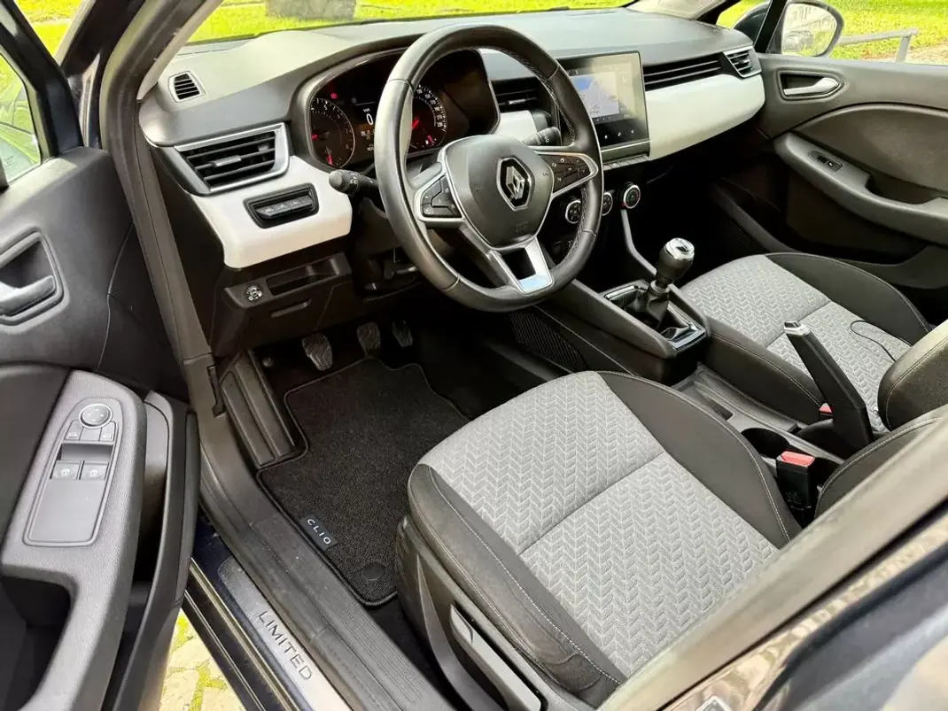 Renault Clio 2022 - 14790 EUR, 78950 km - AUTO.MOTO.pt - 78950km - foto 2 de 36
