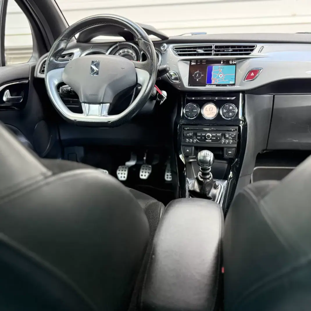 DS DS3 2014 - 11900 EUR, 94000 km - 94000km - foto 5 de 14