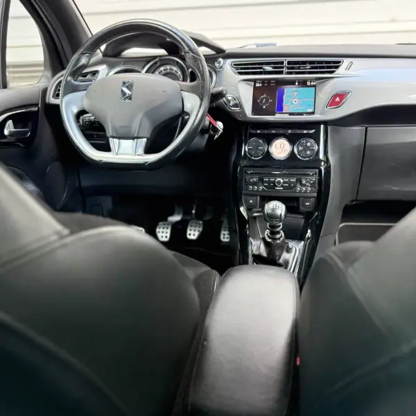 DS DS3 2014 - 11900 EUR, 94000 km - AUTO.MOTO.pt - 94000km - foto 5 de 14