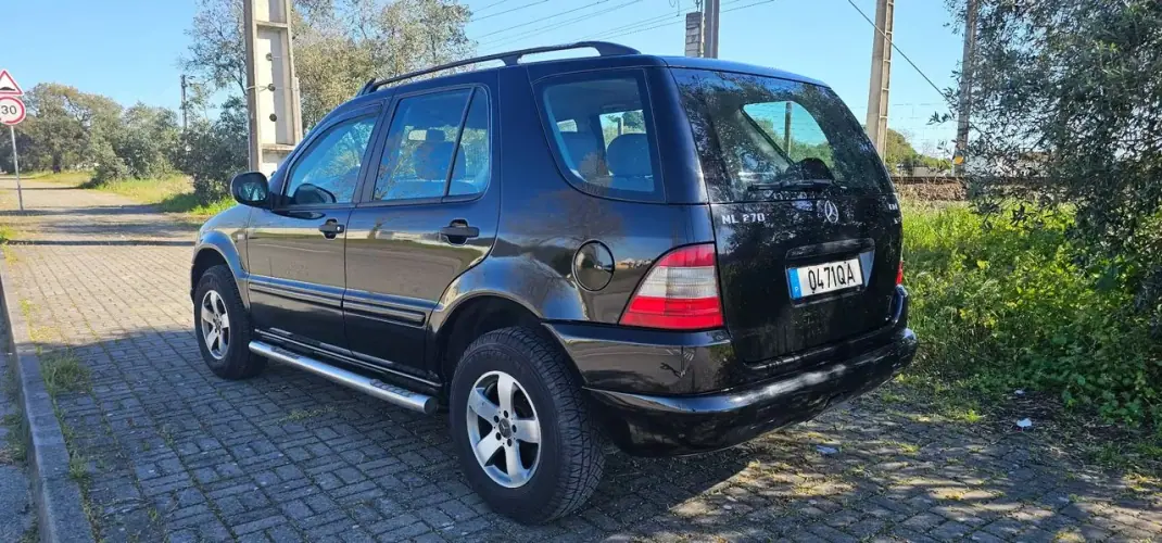 Mercedes-Benz ML 270 2000 - 6990 EUR, 266000 km - AUTO.MOTO.pt - 266000km - foto 9 de 22