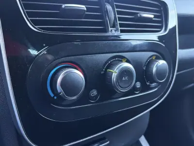Renault Clio 2017 - 10500 EUR, 129000 km - 129000km - foto 32 de 39