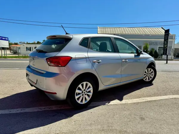 SEAT Ibiza 2023 - 15950 EUR, 73860 km - AUTO.MOTO.pt - 73860km - foto 2 de 9