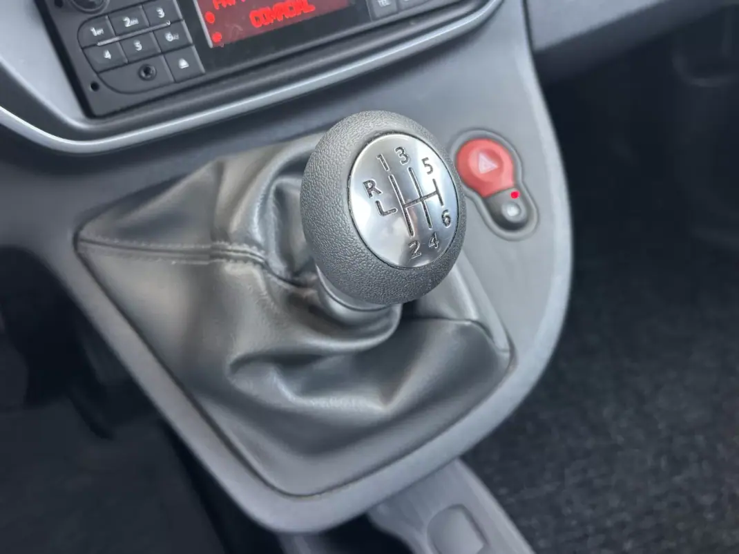 Renault Kangoo 2020 - 9990 EUR, 114000 km - 114000km - foto 25 de 29