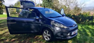 Ford Fiesta 1.4 TDCI 2010 - 4490 EUR, 244800 km - AUTO.MOTO.pt - 244800km - foto 16 de 31