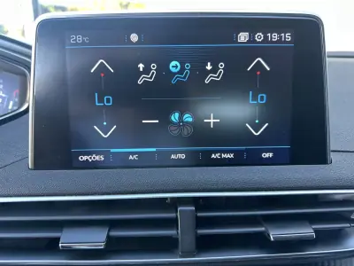 Peugeot 3008 2019 - 14900 EUR, 190000 km - 190000km - foto 50 de 64