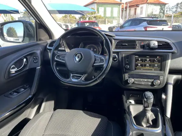 Renault Kadjar 2016 - 11950 EUR, 250000 km - AUTO.MOTO.pt - 250000km - foto 11 de 42