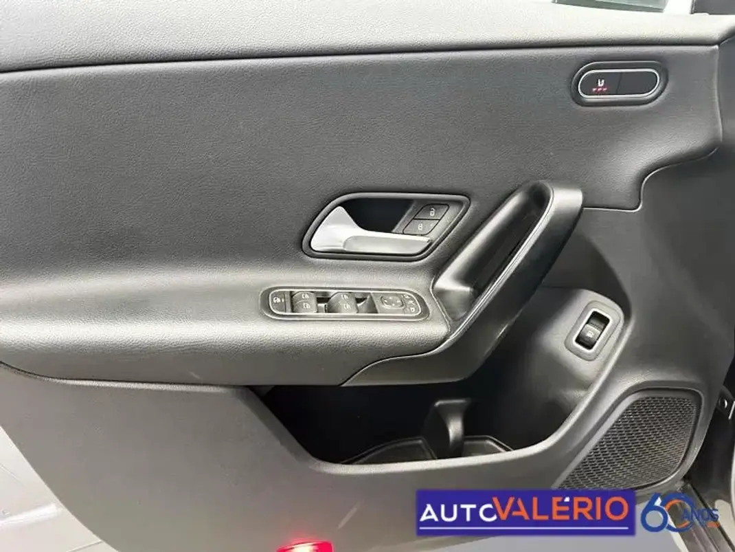 Mercedes-Benz CLA 250 2022 - 29950 EUR, 33558 km - AUTO.MOTO.pt - 33558km - foto 9 de 30
