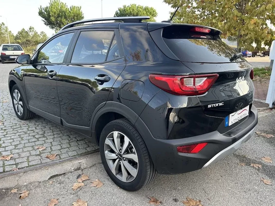 Kia Stonic 2023 - 17490 EUR, 23350 km - 23350km - foto 3 de 16