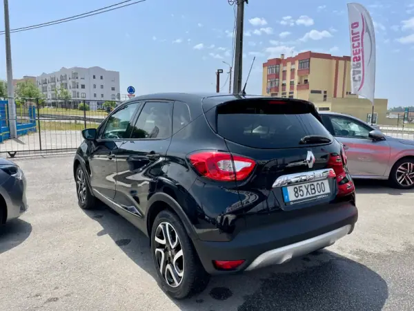 Renault Captur 2013 - 12250 EUR, 161056 km - AUTO.MOTO.pt - 161056km - foto 4 de 30
