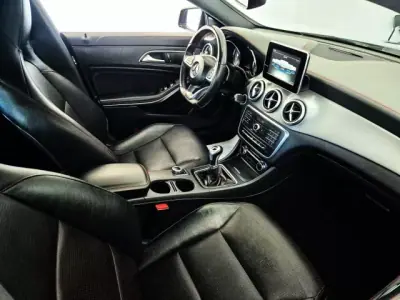 Mercedes-Benz CLA 200 2015 - 16750 EUR, 248208 km - AUTO.MOTO.pt - 248208km - foto 6 de 10