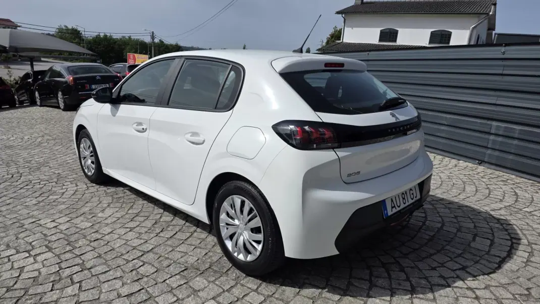 Peugeot 208 2022 - 13990 EUR, 49000 km - AUTO.MOTO.pt - 49000km - foto 3 de 24