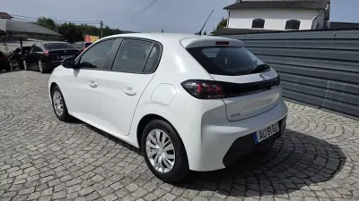 Peugeot 208 2022 - 13990 EUR, 49000 km - AUTO.MOTO.pt - 49000km - foto 3 de 24