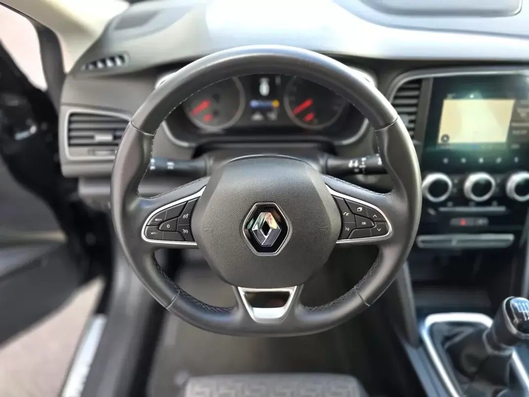 Renault Mégane 2021 - 15400 EUR, 63000 km - 63000km - foto 14 de 30
