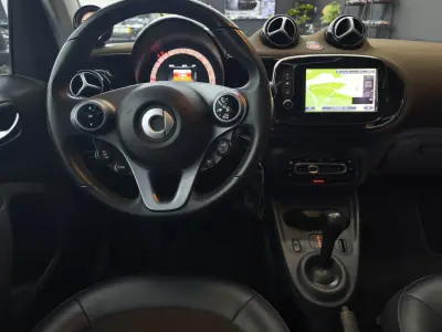 Smart ForTwo Coupé 2018 - 13450 EUR, 110509 km - AUTO.MOTO.pt - 110509km - foto 21 de 33
