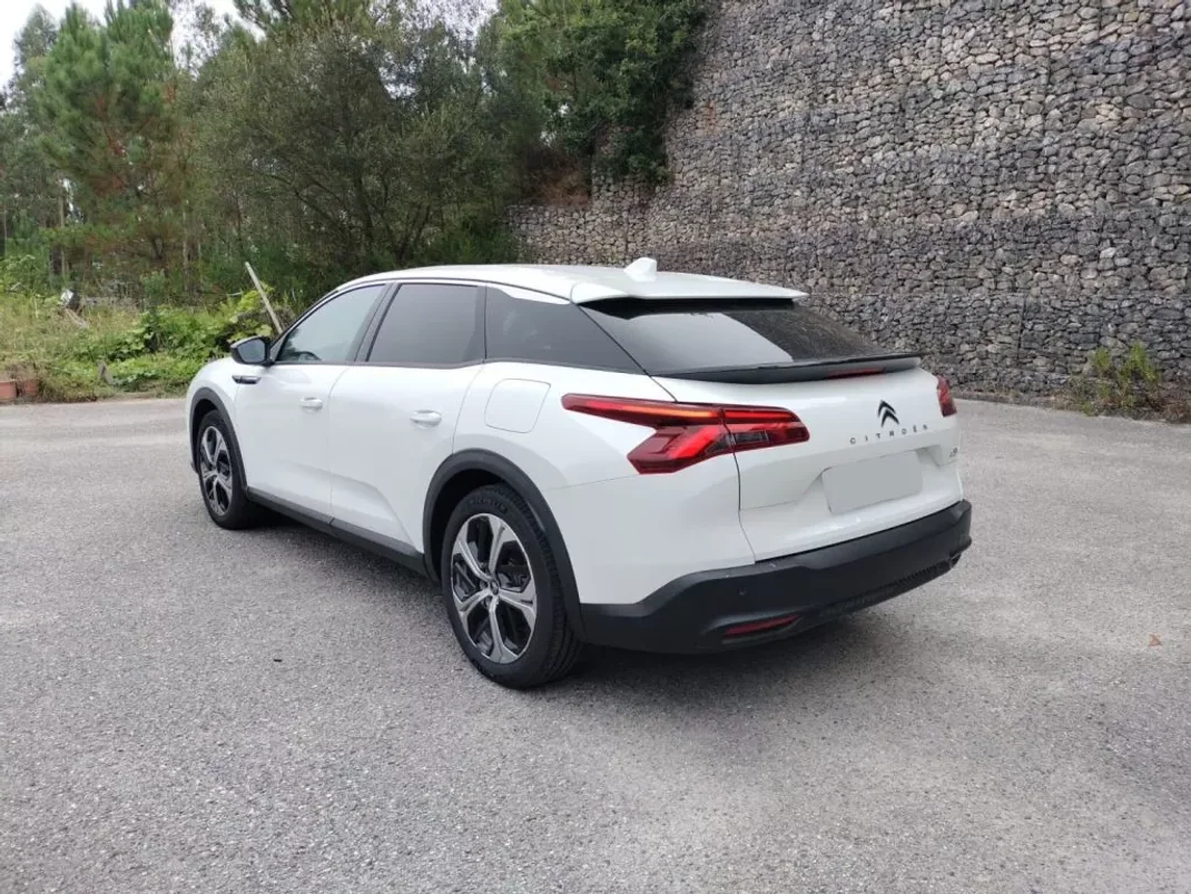 Citroën C5 X 2023 - 35000 EUR, 6500 km - AUTO.MOTO.pt - 6500km - foto 8 de 29