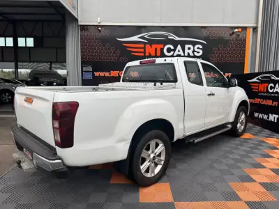 Isuzu 2019 - 21900 EUR, 171159 km - AUTO.MOTO.pt - 171159km - foto 2 de 12