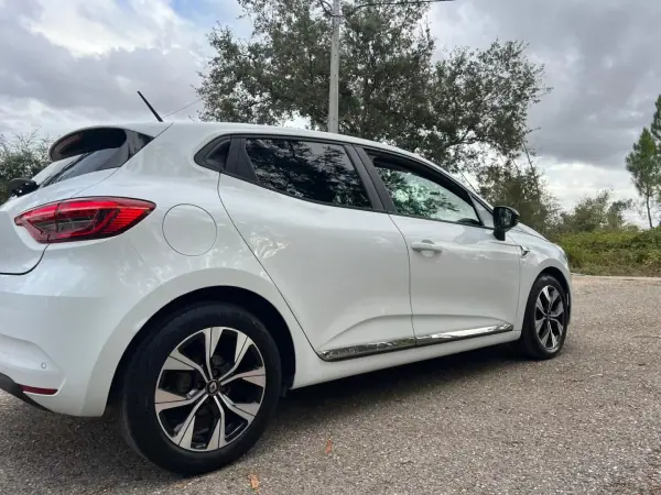 Renault Clio 2021 - 13750 EUR, 170210 km - 170210km - foto 37 de 41