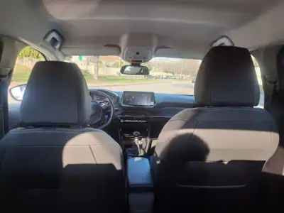 Peugeot 2008 2021 - 18500 EUR, 139000 km - AUTO.MOTO.pt - 139000km - foto 12 de 14