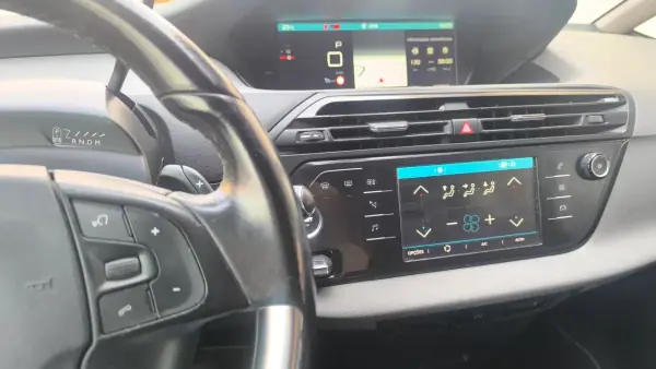 Citroën C4 2017 - 10900 EUR, 163000 km - AUTO.MOTO.pt - 163000km - foto 7 de 16