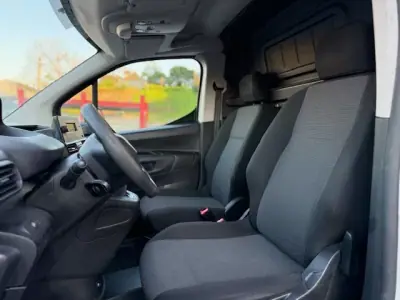 Peugeot PARTNER 1.5 HDI PRO LONGA L2H1 2020 - 11900 EUR, 177000 km - AUTO.MOTO.pt - 177000km - foto 4 de 14