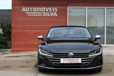 Volkswagen Arteon 2021 - 25990 EUR, 155000 km - AUTO.MOTO.pt - 155000km - foto 5 de 35