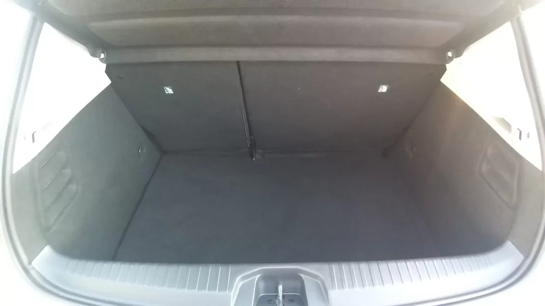 Renault Clio 2020 - 13690 EUR, 114437 km - AUTO.MOTO.pt - 114437km - foto 35 de 42