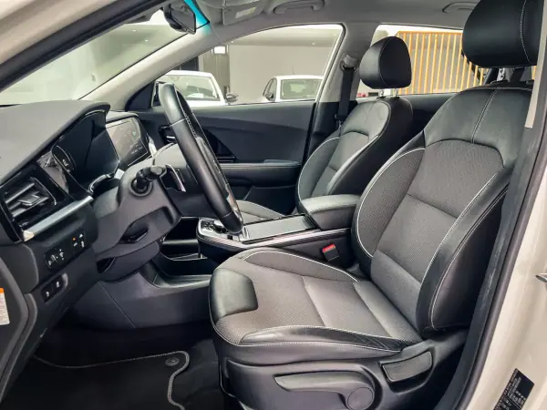 Kia e-Niro 2021 - 21900 EUR, 58000 km - AUTO.MOTO.pt - 58000km - foto 9 de 21