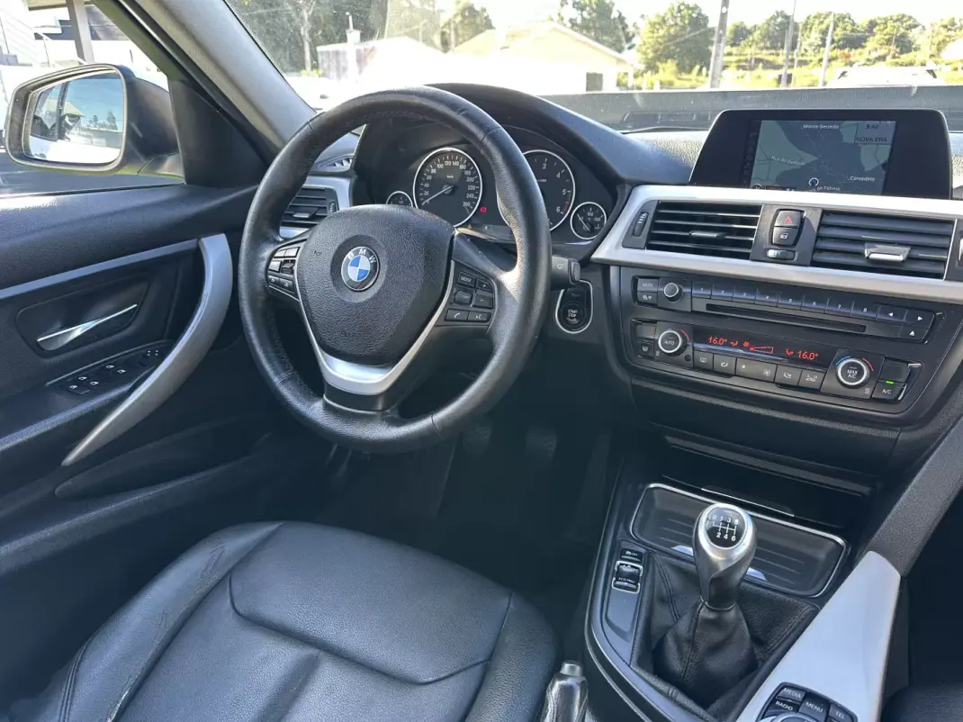 BMW 318 2014 - 10900 EUR, 260000 km - 260000km - foto 27 de 58