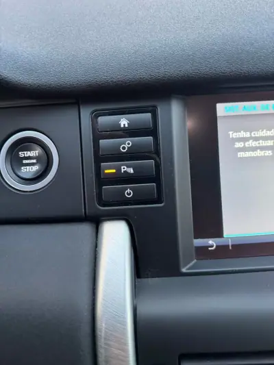 Land Rover Discovery Sport 2018 - 29750 EUR, 100950 km - AUTO.MOTO.pt - 100950km - foto 15 de 19