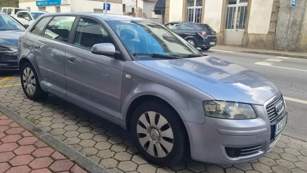 Audi A3 Sportback 2004 - 3990 EUR, 335808 km - 335808km - foto 2 de 16