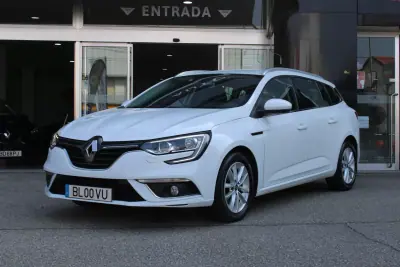 Renault Mégane Sport Tourer 2019 - 16900 EUR, 95084 km - AUTO.MOTO.pt - 95084km - foto 3 de 19