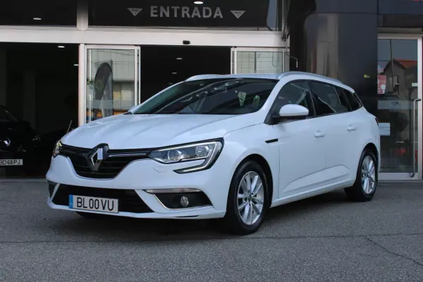 Renault Mégane Sport Tourer 2019 - 16900 EUR, 95084 km - AUTO.MOTO.pt - 95084km - foto 3 de 19