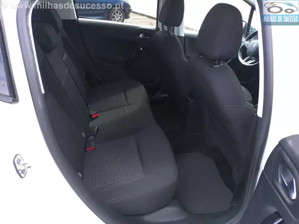 Peugeot 208 2019 - 12250 EUR, 136000 km - AUTO.MOTO.pt - 136000km - foto 4 de 23