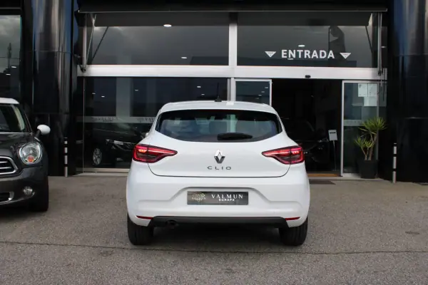 Renault Clio 2020 - 13400 EUR, 95969 km - AUTO.MOTO.pt - 95969km - foto 24 de 27