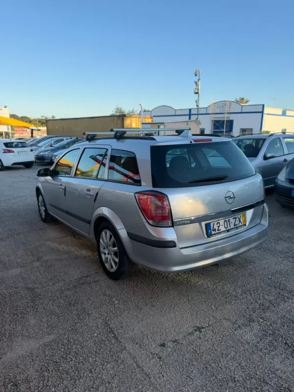 Opel Astra 2005 - 5900 EUR, 170198 km - AUTO.MOTO.pt - 170198km - foto 6 de 8