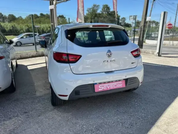 Renault Clio 2017 - 12990 EUR, 124490 km - 124490km - foto 5 de 7