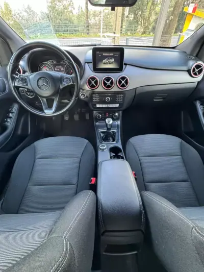 Mercedes-Benz B 180 2015 - 13500 EUR, 189400 km - AUTO.MOTO.pt - 189400km - foto 3 de 16