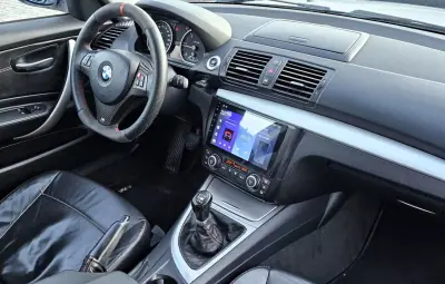 BMW 118 2018 - 9999 EUR, 300000 km - AUTO.MOTO.pt - 300000km - foto 7 de 24