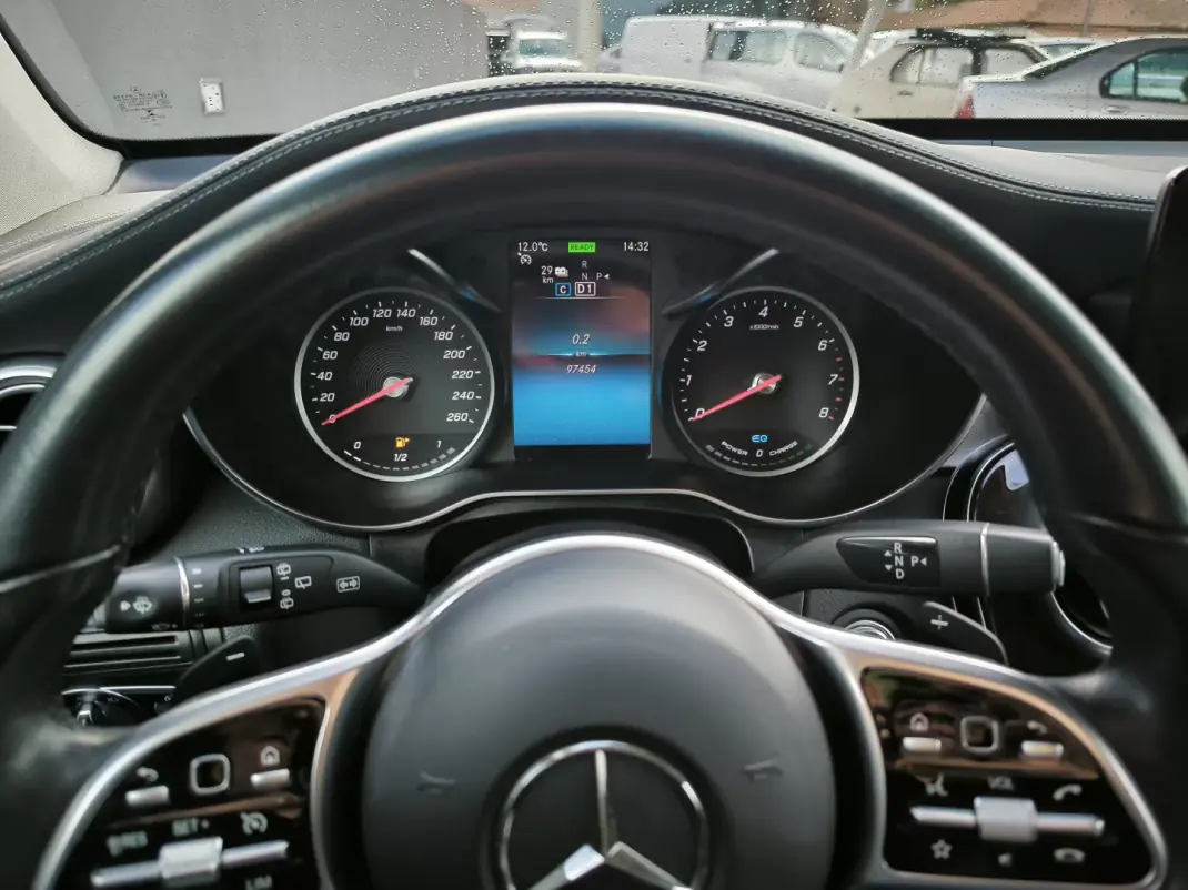 Mercedes-Benz GLC 300 2020 - 36950 EUR, 97454 km - AUTO.MOTO.pt - 97454km - foto 26 de 42
