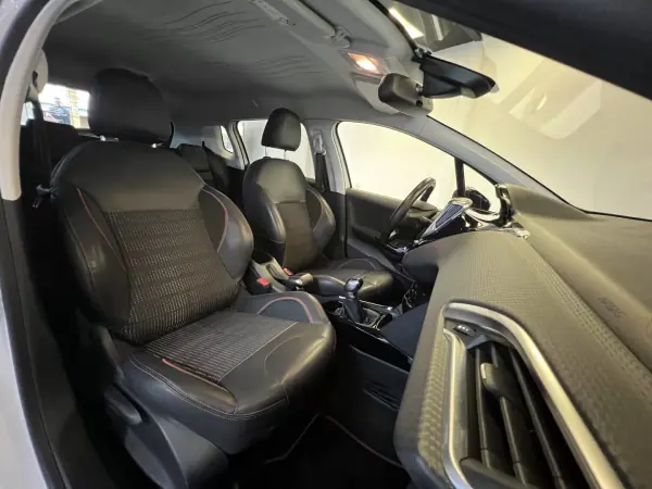 Peugeot 2008 2016 - 9990 EUR, 90000 km - AUTO.MOTO.pt - 90000km - foto 8 de 49