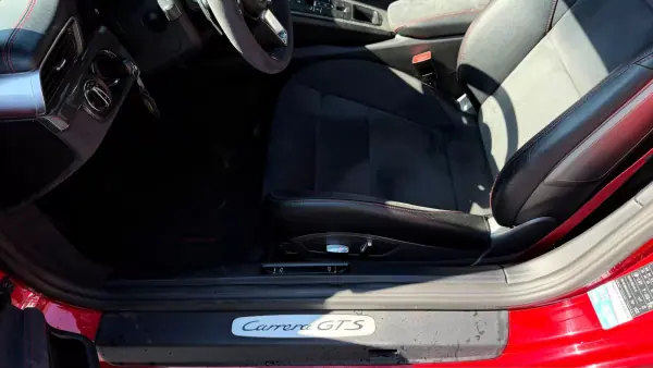 Porsche 911 2017 - 125000 EUR, 92000 km - AUTO.MOTO.pt - 92000km - foto 14 de 14